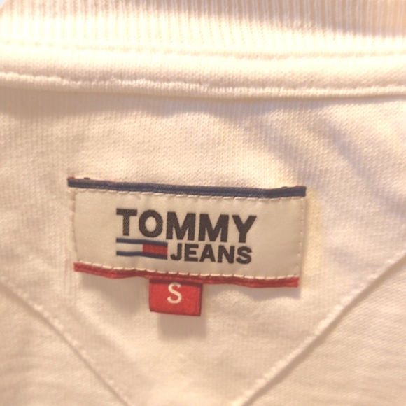 Women's Tommy Jeans Tshirt - Picture 3 of 3